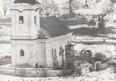 Kostol v Liptovskej Sielnici počas rozoberania.
