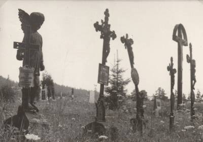Kríže na hrádockom cintoríne okolo roku 1960. 